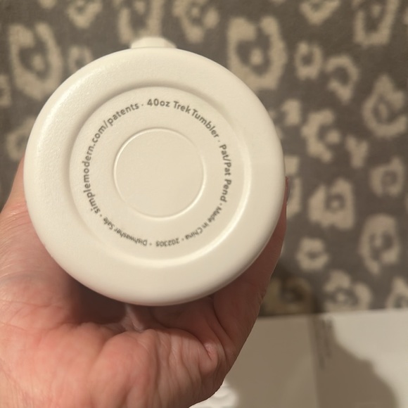 Simple Modern TREK 40oz Tumbler in Cream Terrazzo 🤩New 🆕 & Never Used 😍 - Picture 5 of 17